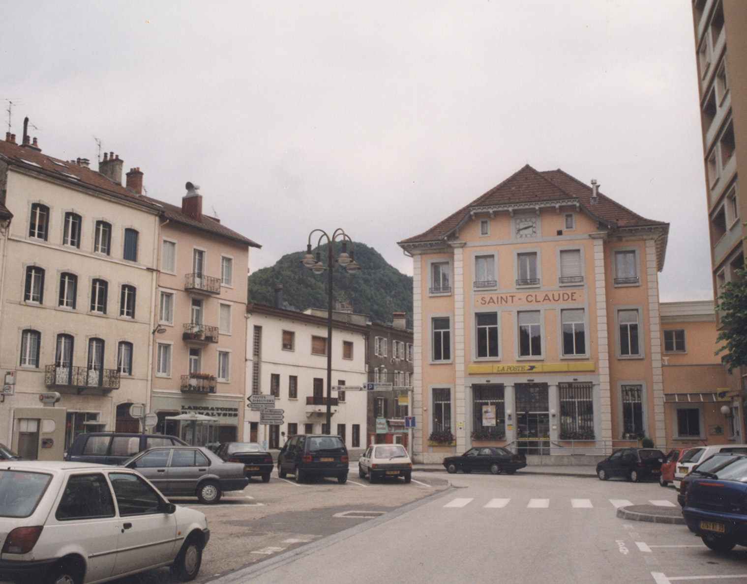 la poste édifice public